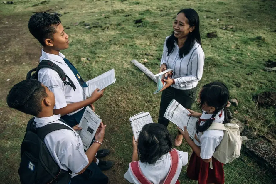 Pendidikan Terbaik: Antara Kelas Formal dan Belajar Mandiri